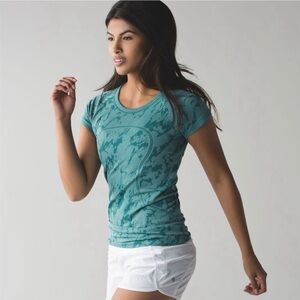Lululemon Swiftly Tech Short Sleeve t-shirt teal color women’s size 4 New